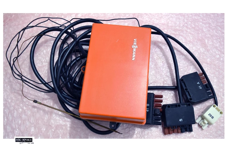 Viessmann 7403612 Steckadapter Zweistufenbetrieb für 2 Brenner / Kessel 7403 612